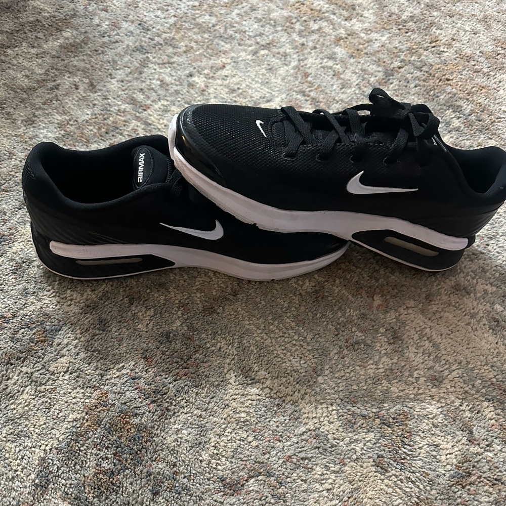 Nike Air Max Men's Black and White Sneakers - Picture 4 of 5